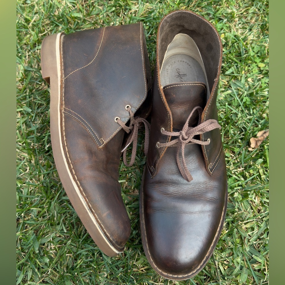 Clarks Collection Men's Shepton Chukka boots in brown leather. Size 14